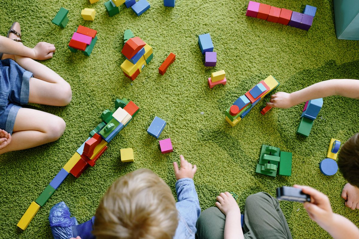Hoe oud ben je in groep 2? Leeftijd, leerplicht en de stap naar groep 3